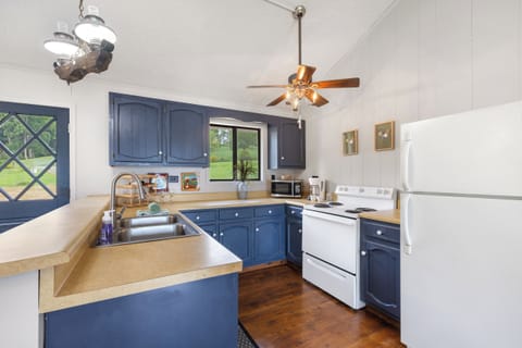 Kitchen, stocked with essentials. 