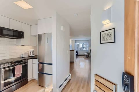 Kitchen with Full Sized Appliances 