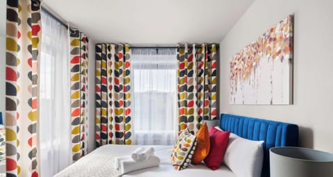 A bright and friendly space where comfort meets style, making it easy to relax, unwind, and feel right at home.