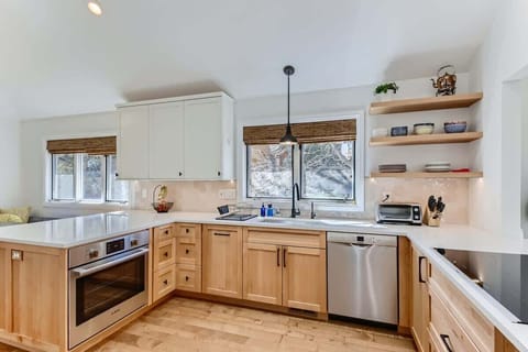 Open kitchen 