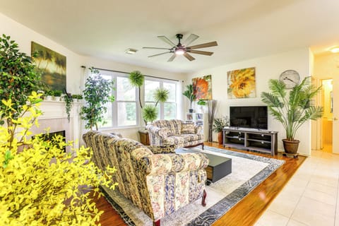 Spring Vacation Rental | 4BR | 2.5BA | 1 Small Step to Enter | 2,800 Sq Ft