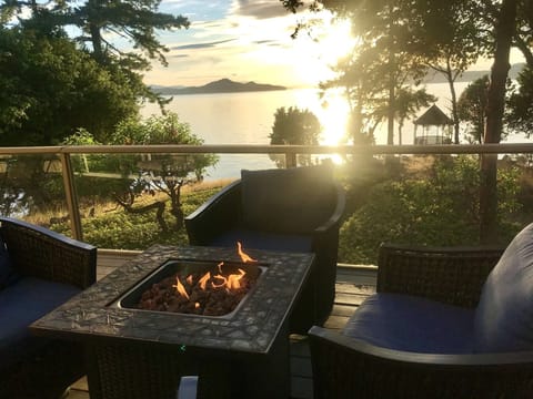 Enjoy captivating ocean views and tranquility from the comfort of the sundeck