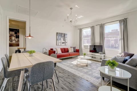 Open concept living with stylish furnishings. Your Montreal escape awaits.