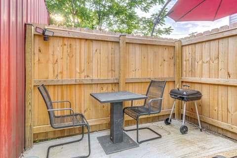 Private Patio | Charcoal Grill