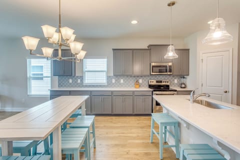 Kitchen | Cooking Basics | Dual Keurig Coffee Maker | Blender | 1st Floor