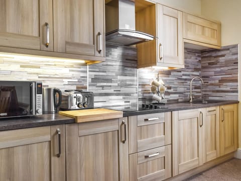 Kitchen | Denelea - Denelea Apartments, Scarborough