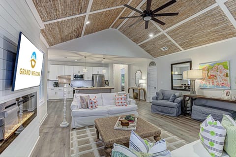 Bright living area with Smart TV and sofa sleeper