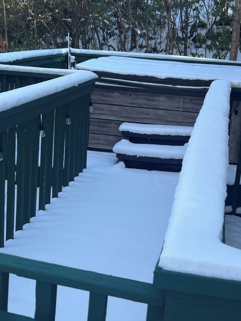 Private secluded hot tub