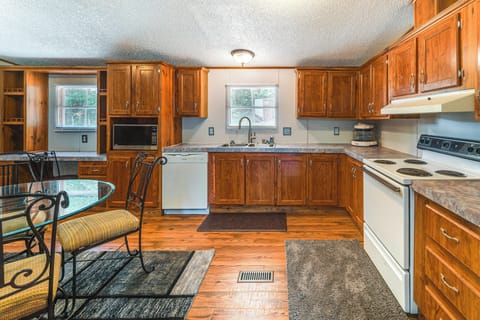 Kitchen | Drip Coffee Maker | Dishwasher | Cooking Basics