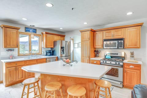 Kitchen | Cooking Basics | Keurig/Drip Coffee Maker