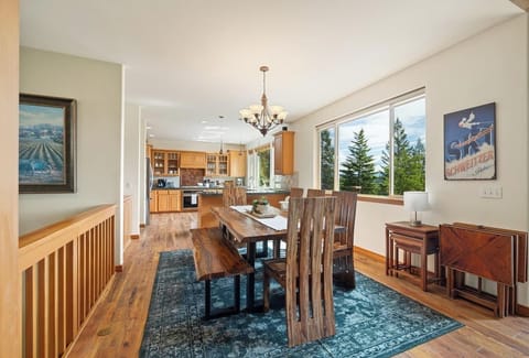 Dining Area (Main Level)