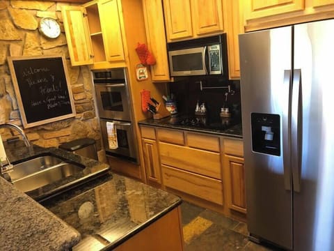 38ff8c31 a712 4de0 a83f 056c60ed4a6e