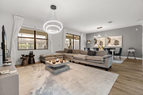 1435MoonValleyDrive(2)