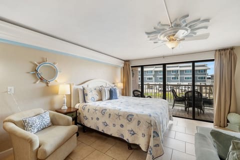 Beach Comber studio in Cedar Cove Condos