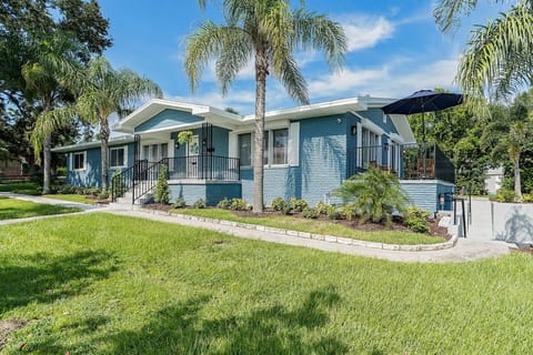 Beautiful location near Lake Hollingsworth 