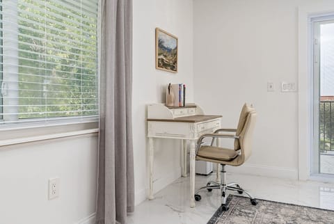 Desk workspace with fast Starlink wifi