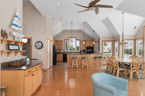 CC230: A Shore Thing | TL Kitchen and Dining Areas, Wet Bar w/Mini Fridge