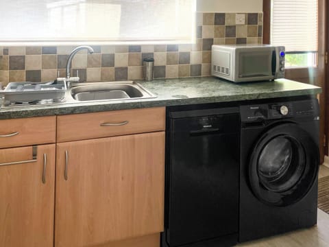Washing machine and dishwasher | Rubby Banks Retreat, Cockermouth
