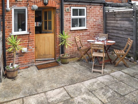 Outdoor | Waverley Cottage, Mundesley