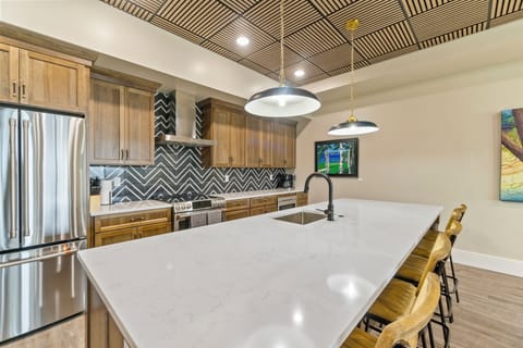 Fully Renovated Kitchen with High-End Finishes & Bar Seating for 5
