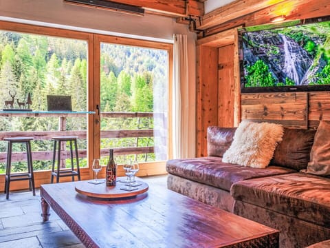 Wood, Chair, Wood Stain, Hardwood, Winter, Log Cabin, Lumber, Living Room, Plank
