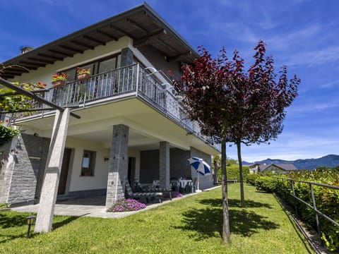 Garden, Outdoor Furniture, Resort, Shade, Leisure, Lawn, Eco Hotel, Landscaping, Tent, Park