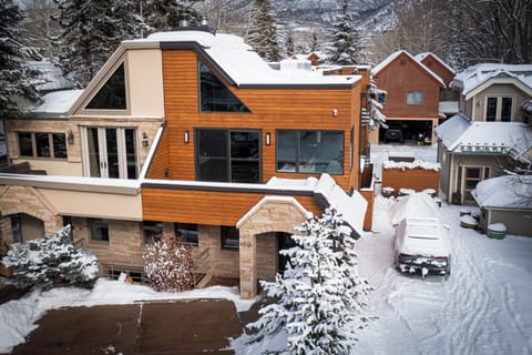 1018 Hyman - Exterior 2