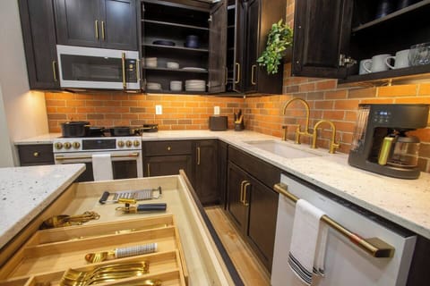 26f3a29f-bd12-4804-a2f4-b5ec9dfd756a