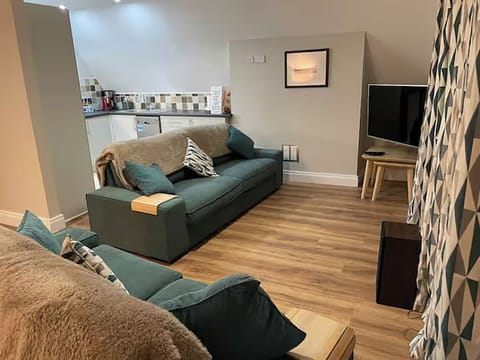 Spacious living room