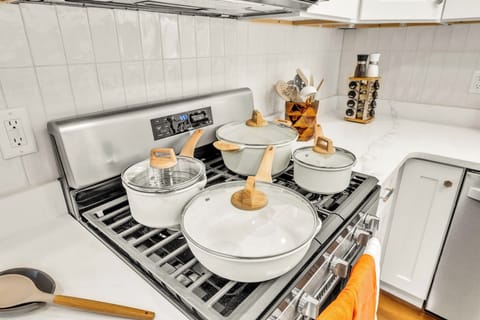 Ceramic pots and pans