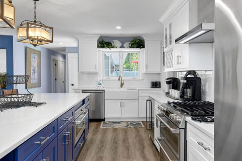 Fully Equipped Chef’s Kitchen for Culinary Creativity