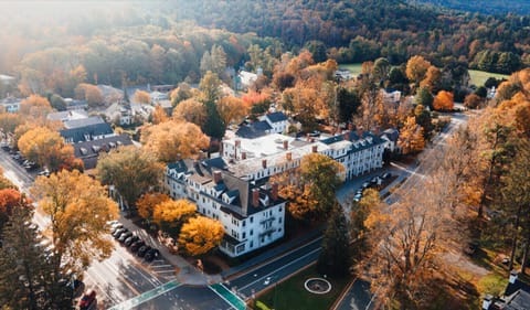 The historic Red Lion inn dating back to the 18th century, known for its warm hospitality, antique charm, and cozy atmosphere in the heart of Stockbridge.