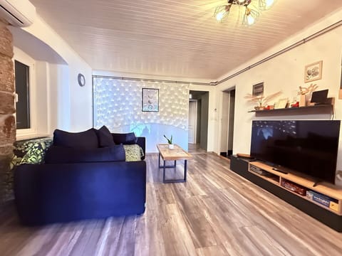 Autumn, Living Room, Spring, Summer