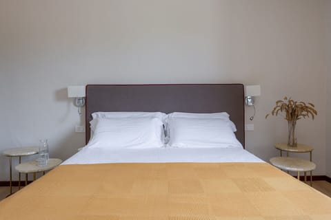 Autumn, Bedroom, Spring, Summer