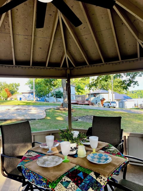 Screened gazebo, lights and fan