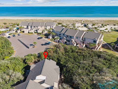 300 Steps to the Beach - 6 Bedrooms, 6 Bathrooms, Shared back Terrace overlooking garden pool