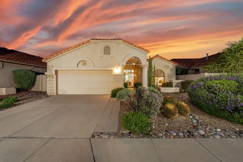 Welcome! This lovely 2-bed, 2-bath home with a 2-car garage and fully fenced yard is ready for your stay!