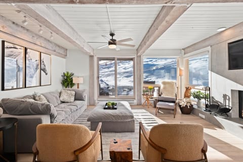Spacious Family Room