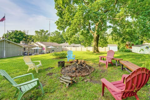 Genoa City Vacation Rental | 3BR | 1BA | 964 Sq Ft | 1 Step to Enter