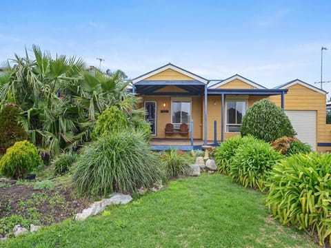 Arrive to a welcoming home set in a quiet street, offering a peaceful base for your stay