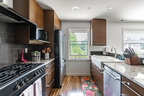 Full size high-end kitchen