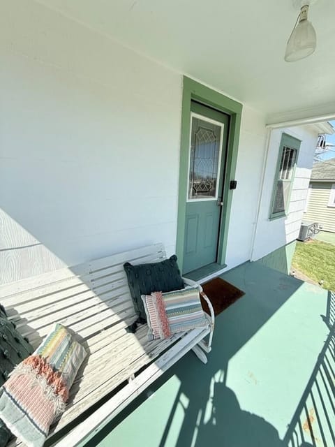 Front door porch area