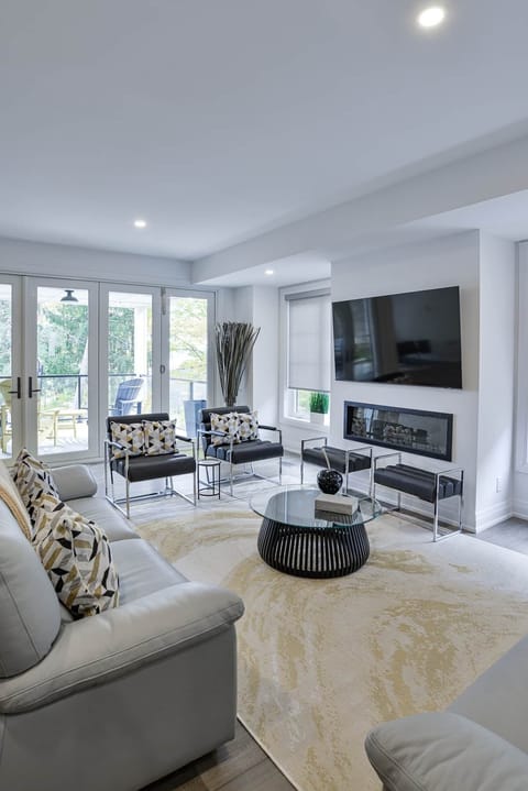 Formosa Family Room 