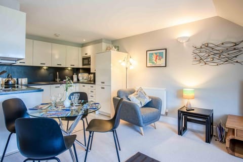 29 Rhodewood House - 2 Bedroom - Saundersfoot (25721)