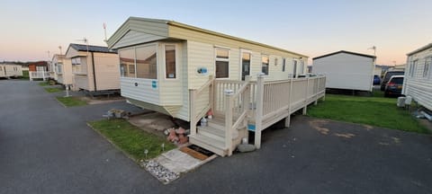 Goldensands Beachfields right next to the beach ⛱️ 