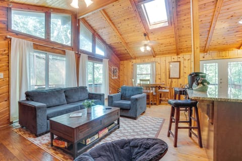 Cleveland Vacation Rental | 2BR | 2BA | 2,628 Sq Ft | 12 Steps Required