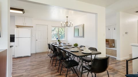 Spacious setup for group dinners