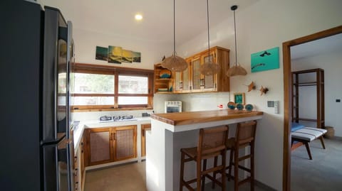 Kitchen with breakfast bar