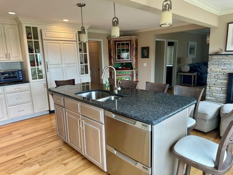 Kitchen island with seating for 6