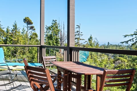 Patio - propane firepit and bbq included (not captured)